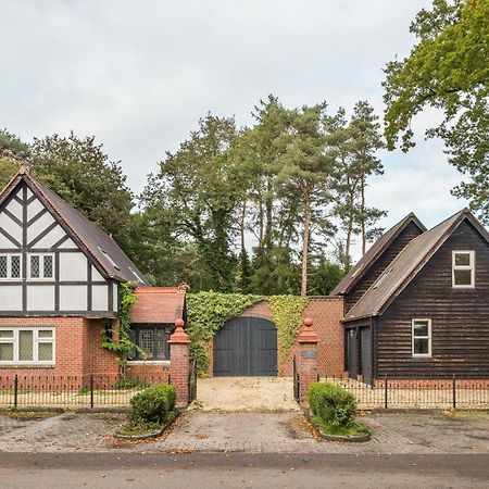 Beautiful English Villa With Hottub Zuidwolde  Buitenkant foto