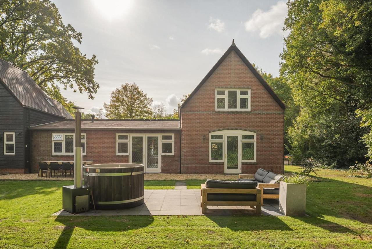 Beautiful English Villa With Hottub Zuidwolde  Buitenkant foto