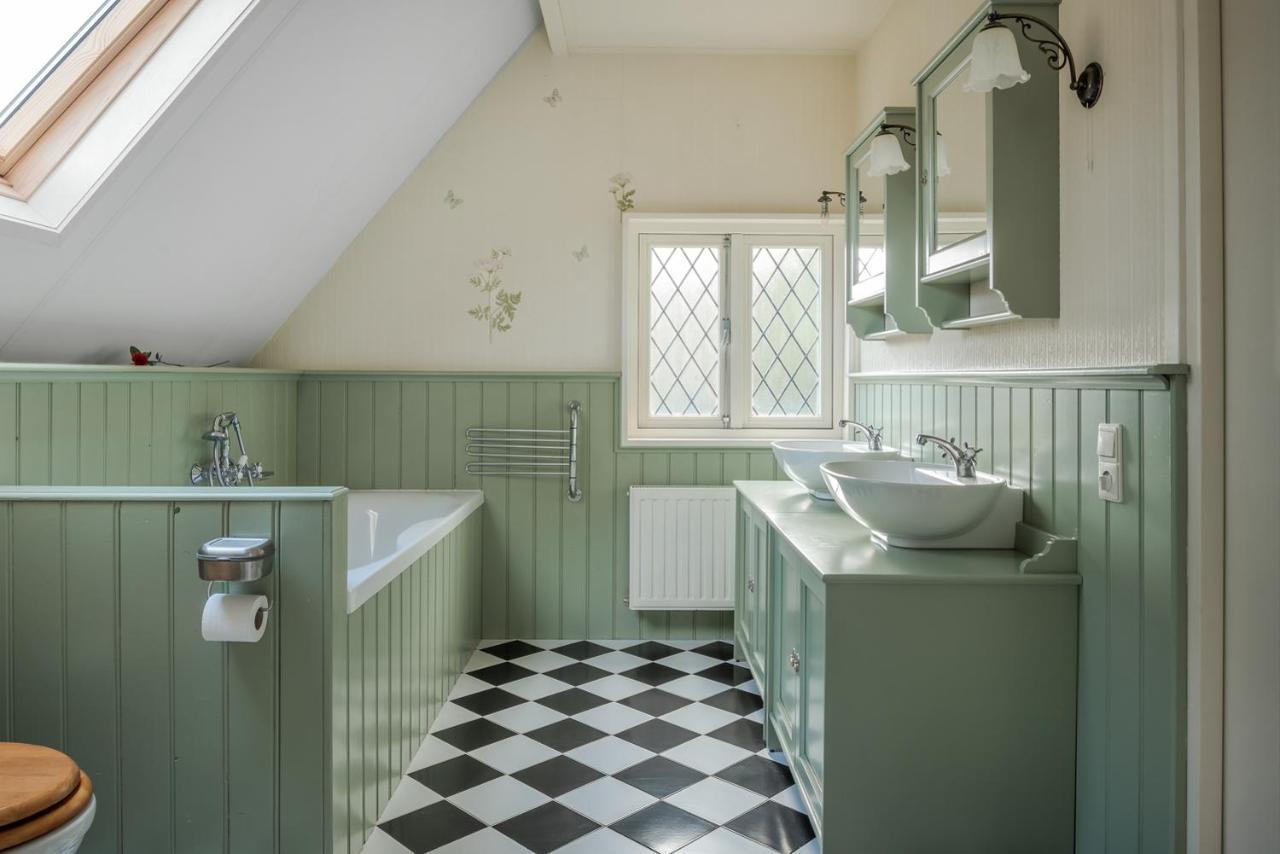 Beautiful English Villa With Hottub Zuidwolde  Buitenkant foto